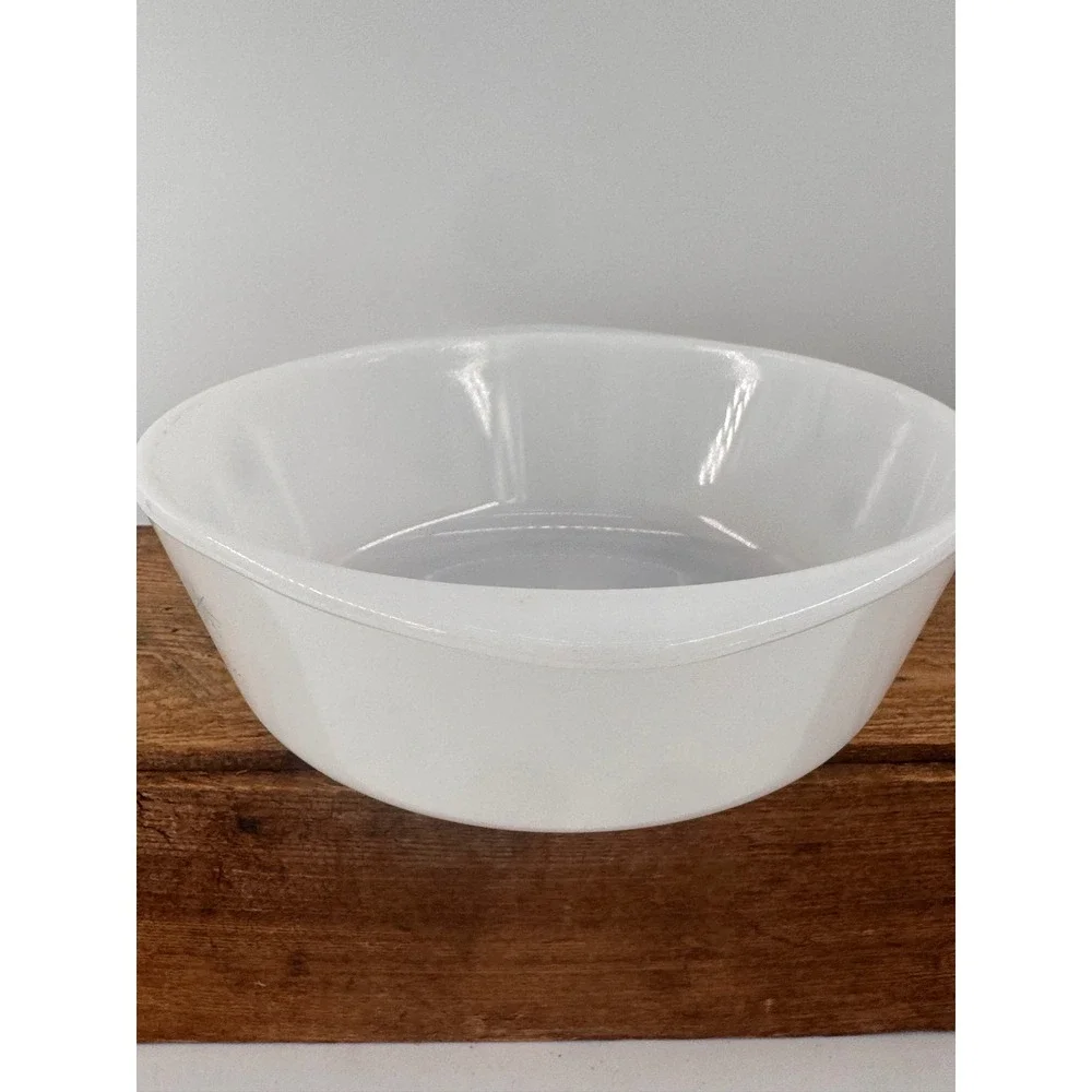 Vintage Glasbake 4 Quart Milk Glass Casserole Dish Blue Starburst Atomic‎ J-2354